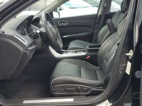 Used 2018 Acura TLX w/ Technology Package FWD image 4