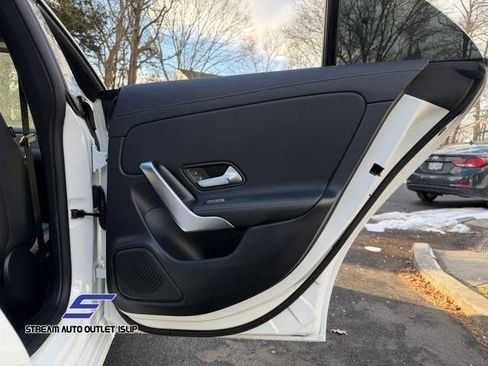 Used 2023 Mercedes-Benz CLA 250 4MATIC image 17