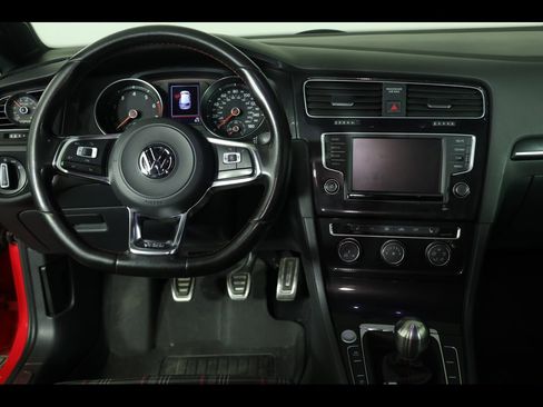Used 2017 Volkswagen GTI Sport image 11