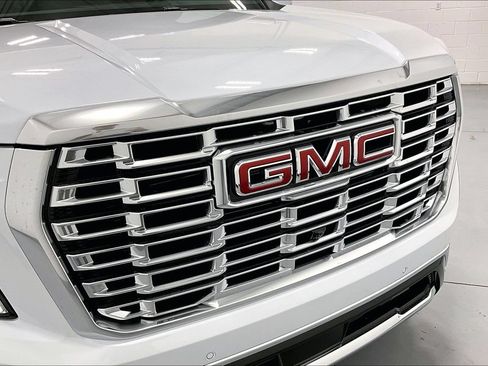 New 2026 GMC Yukon XL Denali w/ Denali Reserve Package AWD/4WD image 28