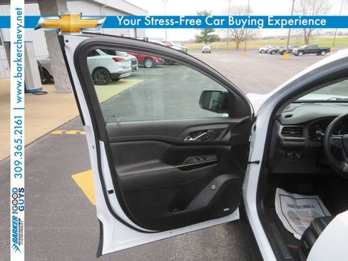 Used 2023 GMC Acadia AT4 w/ Preferred Package image 13