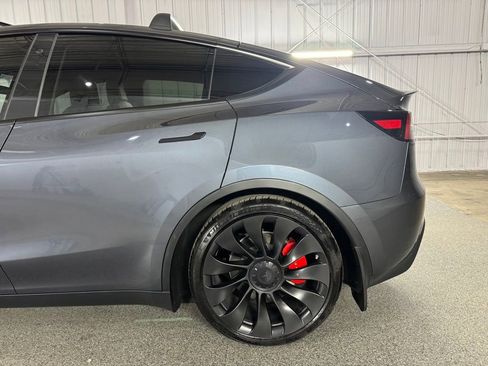 Used 2023 Tesla Model Y Performance image 12