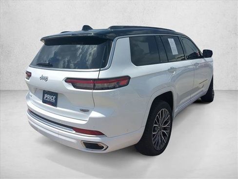 Used 2025 Jeep Grand Cherokee L Summit AWD/4WD image 5