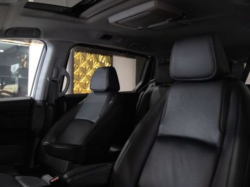 Used 2023 Honda Odyssey Touring image 11