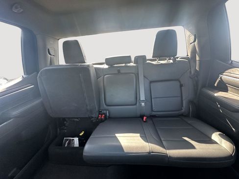Used 2025 GMC Sierra 1500 SLT AWD/4WD image 12