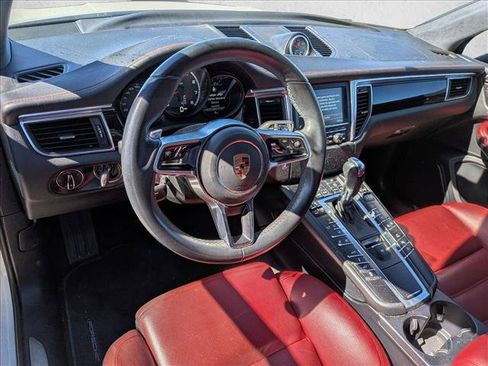 Used 2016 Porsche Macan Turbo AWD/4WD image 9