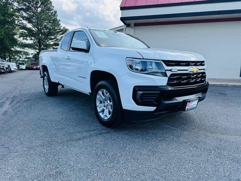 Used 2022 Chevrolet Colorado LT w/ Fleet Safety Package RWD image 4