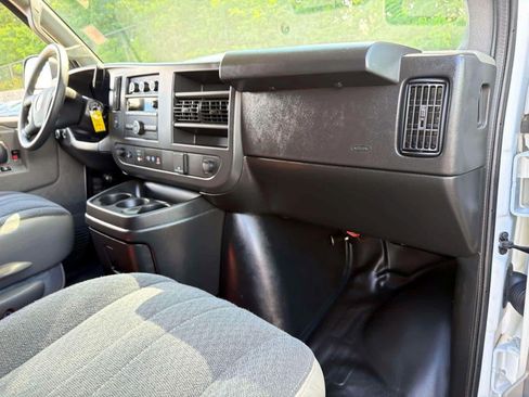 Used 2025 Chevrolet Express 2500 w/ Driver Convenience Package RWD image 8