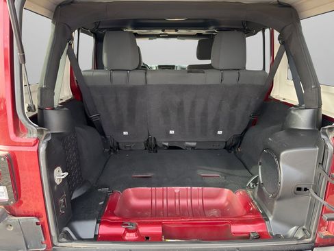 Used 2012 Jeep Wrangler Unlimited Sahara w/ Dual Top Group image 19