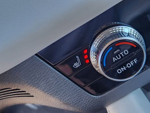 New 2025 Mitsubishi Outlander SEL image 17