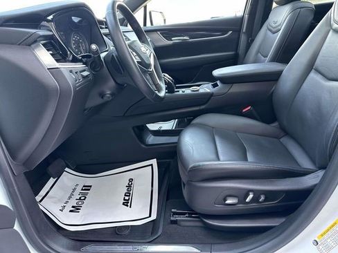 Certified 2025 Cadillac XT5 Premium Luxury w/ Technology Package AWD/4WD image 19