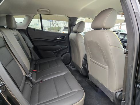 Certified 2025 Chevrolet Trax ACTIV image 26