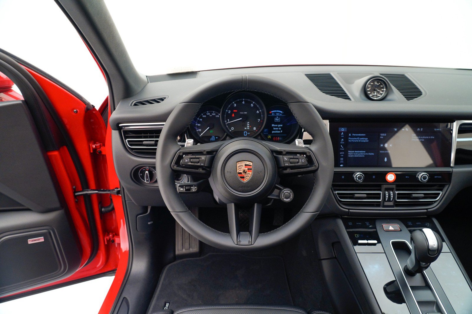 Certified 2026 Porsche Macan AWD/4WD image 20