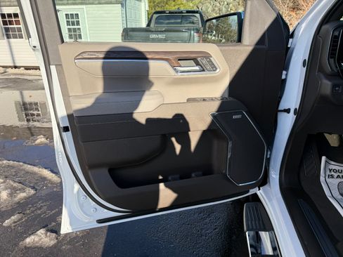 New 2026 GMC Sierra 1500 SLT w/ SLT Premium Package image 15