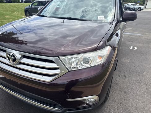 Used 2013 Toyota Highlander Limited AWD/4WD image 6