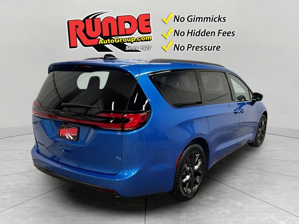 New 2026 Chrysler Pacifica Select w/ S Appearance Package FWD image 5