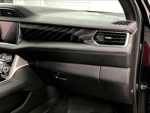 Used 2024 GMC Yukon XL Denali AWD/4WD image 19