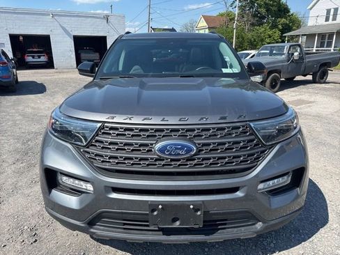 Used 2024 Ford Explorer XLT w/ Equipment Group 202A AWD/4WD image 3