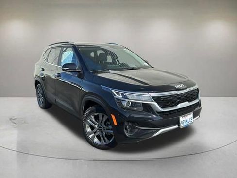 Used 2023 Kia Seltos S w/ Navigation Package FWD image 1