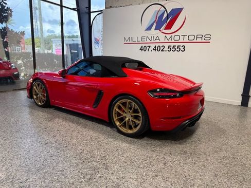 Used 2022 Porsche 718 Boxster Spyder RWD image 41