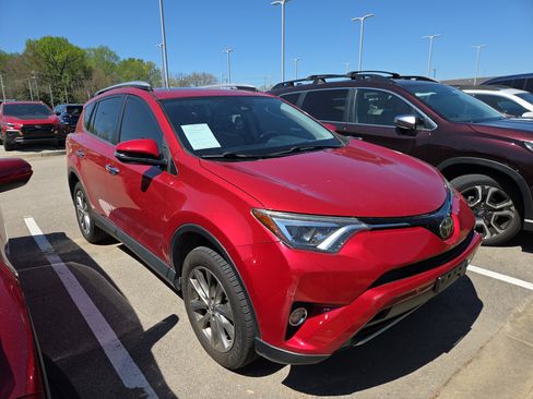 Used 2016 Toyota RAV4 Limited image 2
