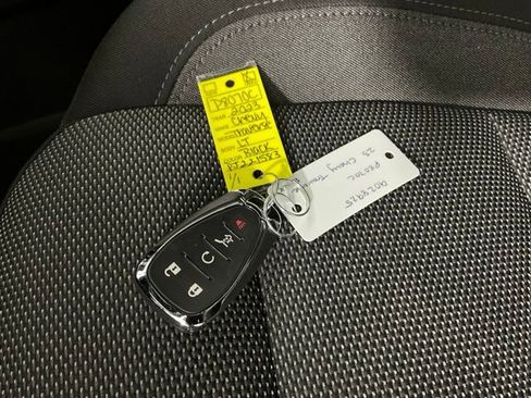 Used 2023 Chevrolet Traverse LT FWD image 51