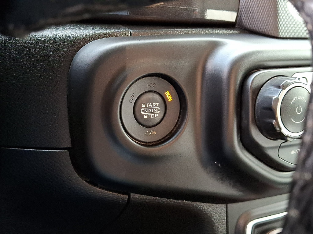 Used 2021 Jeep Wrangler Unlimited Sport AWD/4WD image 32