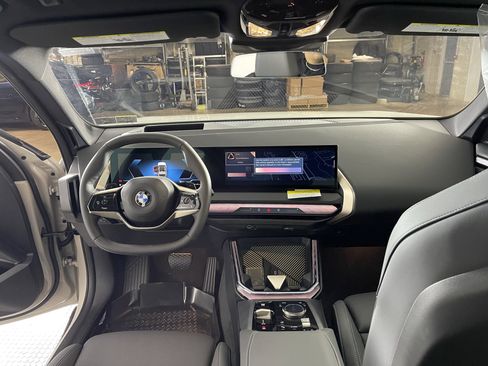 Used 2025 BMW X3 xDrive30i w/ Premium Package image 15