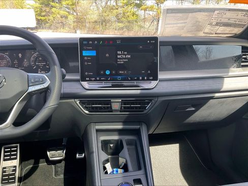 New 2026 Volkswagen Tiguan SE R-Line AWD/4WD image 12