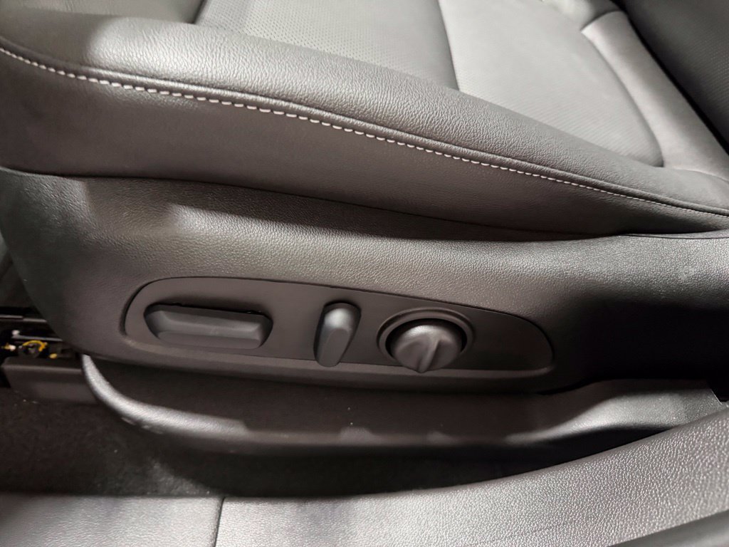 New 2026 Chevrolet Blazer LT w/ LPO, Floor Liner Package FWD image 30