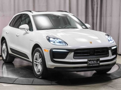 Used 2023 Porsche Macan AWD/4WD image 5