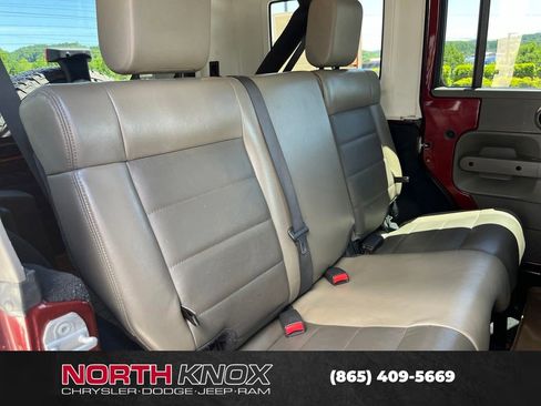 Used 2010 Jeep Wrangler Unlimited Sahara w/ Dual Top Group AWD/4WD image 21