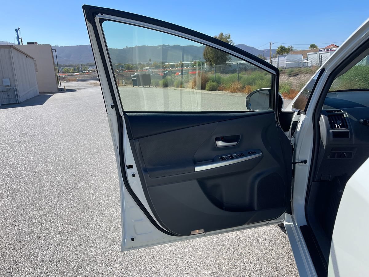 Used 2014 Toyota Prius V Three FWD image 22