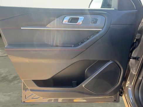 New 2026 Ford Explorer ST-Line w/ ST-Line Street Pack AWD/4WD image 15