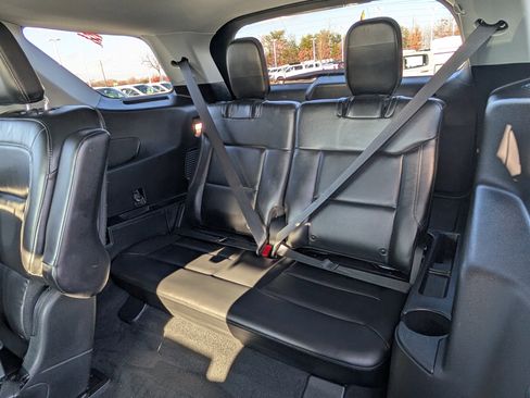 Certified 2022 Ford Explorer XLT w/ Equipment Group 202A image 14