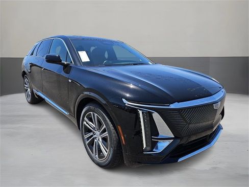 New 2024 Cadillac Lyriq Luxury image 37