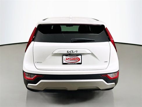 Used 2024 Kia Niro LX image 14