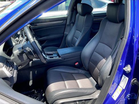 Used 2018 Honda Accord Sport image 24