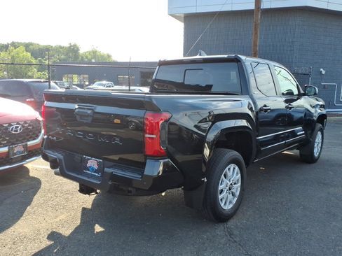 Certified 2024 Toyota Tacoma SR5 AWD/4WD image 6