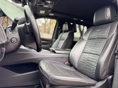 Used 2022 Cadillac Escalade Sport Platinum AWD/4WD image 20