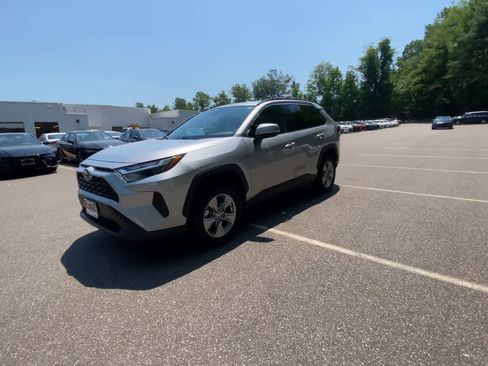 Used 2025 Toyota RAV4 XLE AWD/4WD image 7