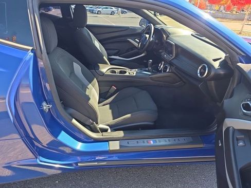 Used 2020 Chevrolet Camaro LT w/ Technology Package image 19