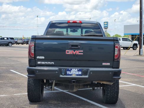 Used 2018 GMC Sierra 1500 SLT w/ All Terrain Package AWD/4WD image 5