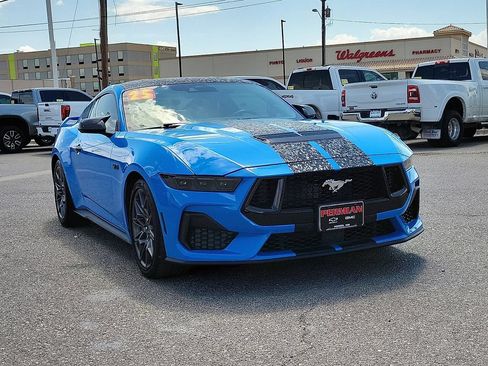 Used 2025 Ford Mustang GT Premium w/ GT Performance Package RWD image 2