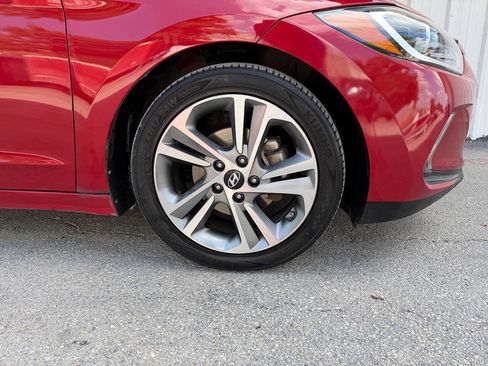 Used 2017 Hyundai Elantra Limited FWD image 34