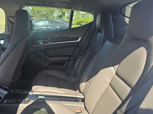 Used 2016 Porsche Panamera 4 w/ Premium Package Plus image 24