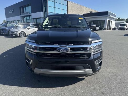 Used 2022 Ford Expedition Limited RWD image 3