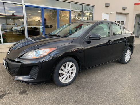 Used 2013 MAZDA MAZDA3 i Touring w/ Preferred Equipment Pkg image 1