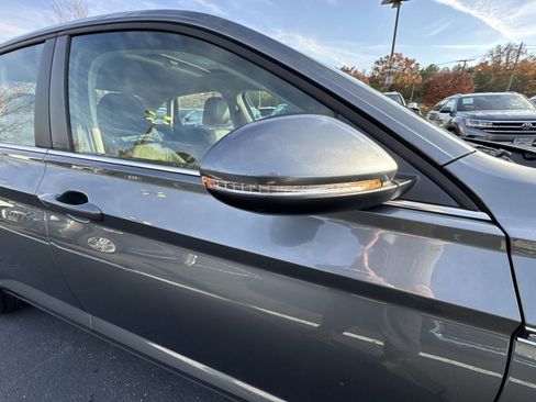 Used 2023 Volkswagen Jetta SEL image 36