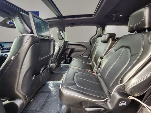 Used 2020 Chrysler Pacifica Limited w/ S Appearance Package FWD image 27